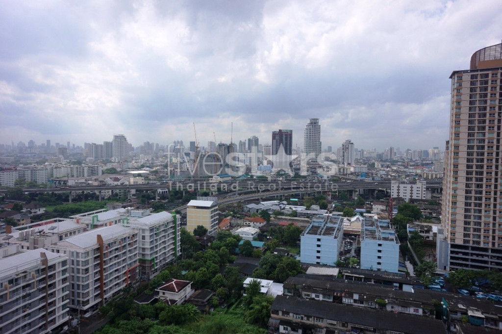 Condo 1 chambre à louer près de la station Phra Khanong BTS