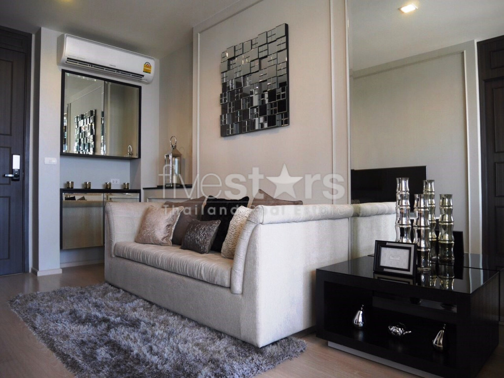 Condo 1 chambre à louer près de la station Phra Khanong BTS, photo 4