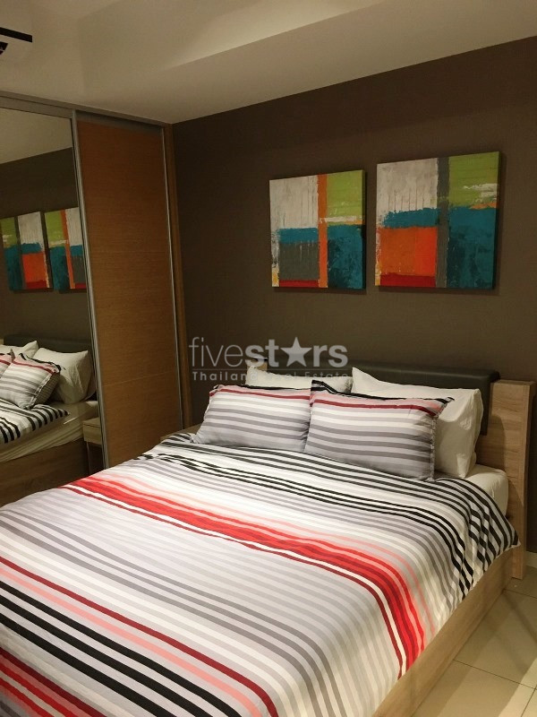 Condo duplex 1 chambre à vendre près de la station BTS Ekkamai, photo 2