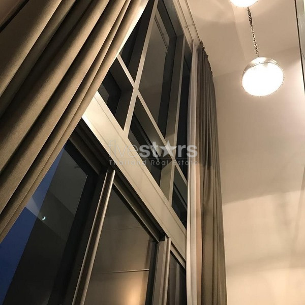 Condo duplex 1 chambre à vendre près de la station BTS Ekkamai, photo 4