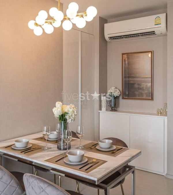 Condo de luxe 2 chambres à vendre sur Ekkamai, photo 9