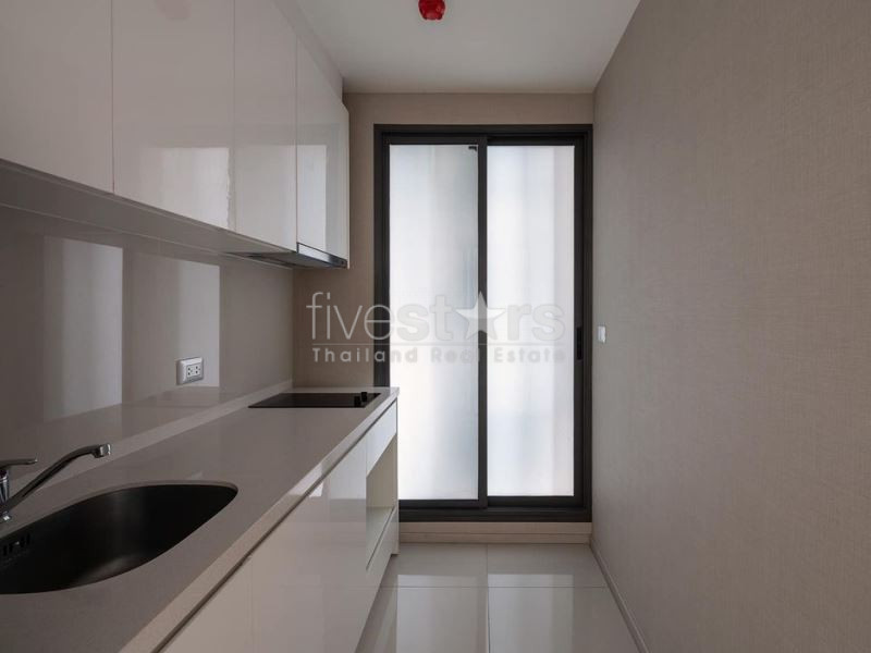 Condo de luxe 2 chambres à vendre sur Ekkamai, photo 10