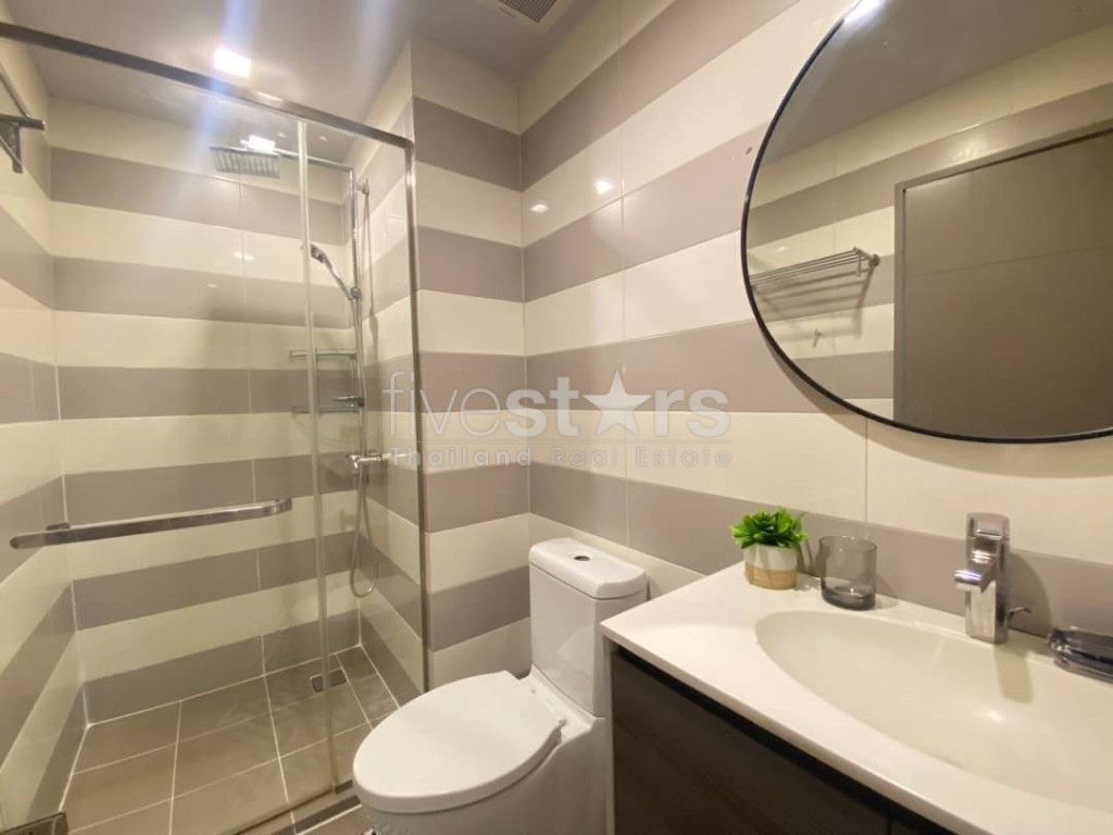 1-bedroom modern condo for sale in Ekamai, photo 12