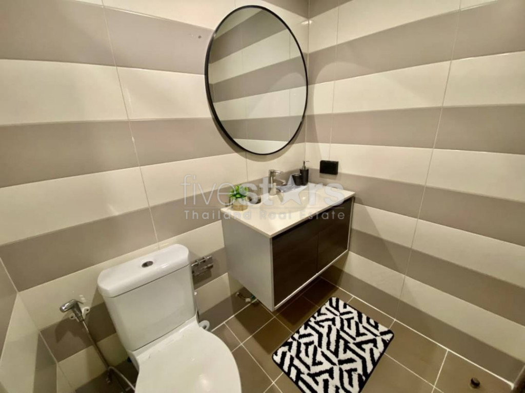 1-bedroom modern condo for sale in Ekamai, photo 13