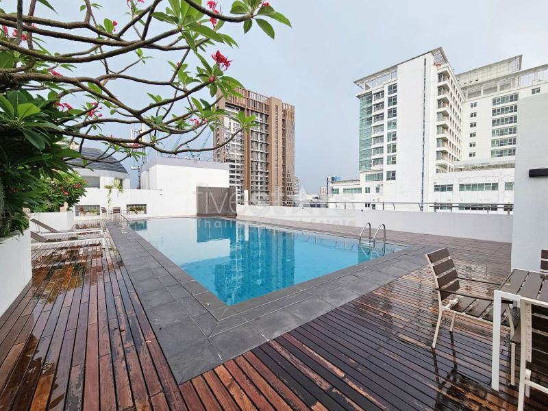 condo rénové de 2 chambres à louer près du BTS Ekamai, photo 17