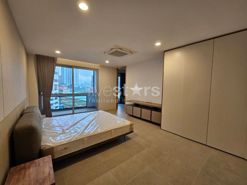 condo rénové de 2 chambres à louer près du BTS Ekamai, photo 6