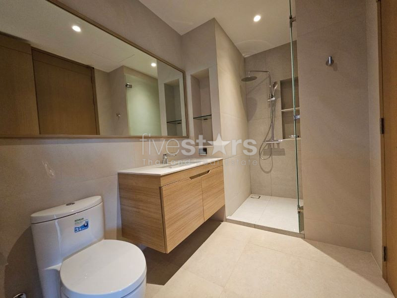 Appartement 2 chambres moderne et rénové à louer à Ekkamai, photo 15