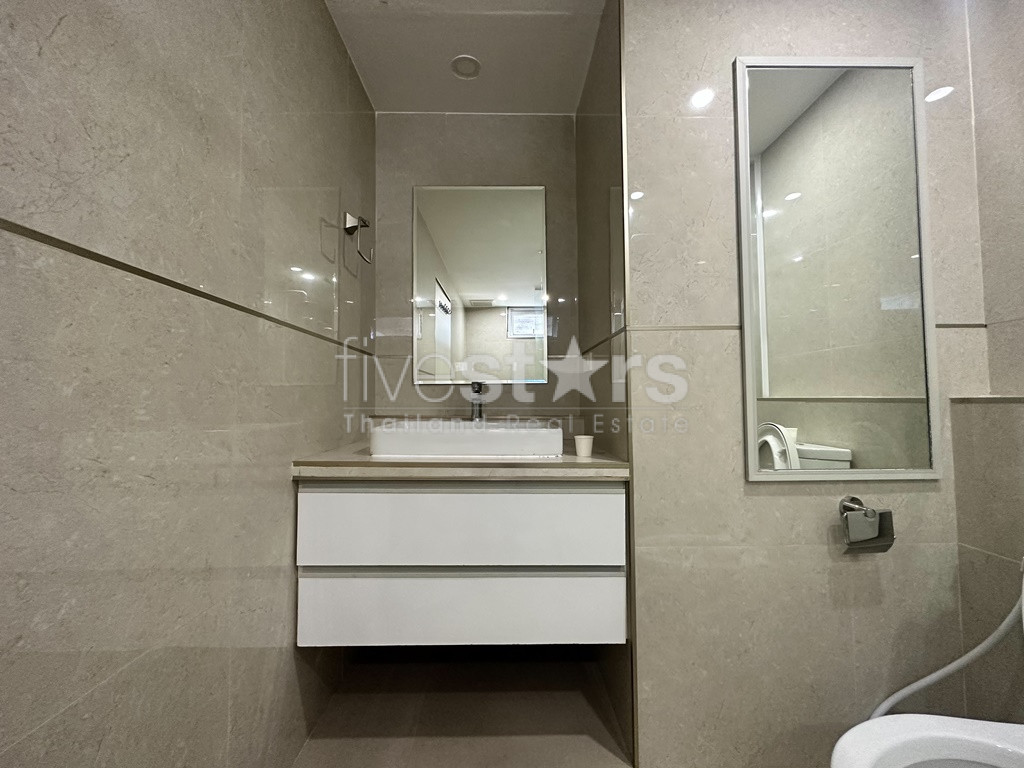 Grande unité de 3 chambres à coucher et condo récemment rénové à vendre sur Ekamai, photo 16