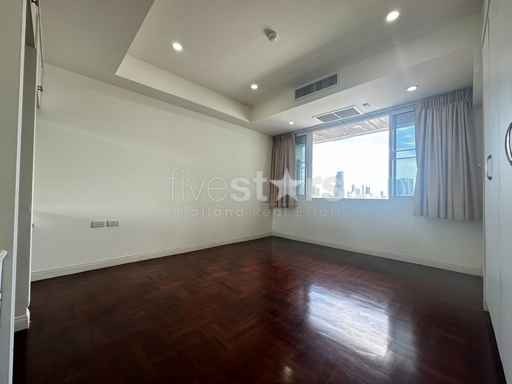 Grande unité de 3 chambres à coucher et condo récemment rénové à vendre sur Ekamai, photo 14
