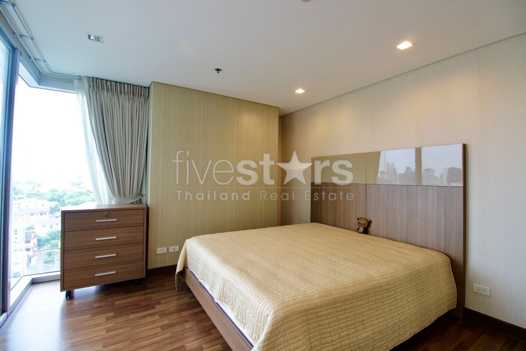 Condo spacieux de 2 chambres à louer près de la station Phra Khanong BTS, photo 7