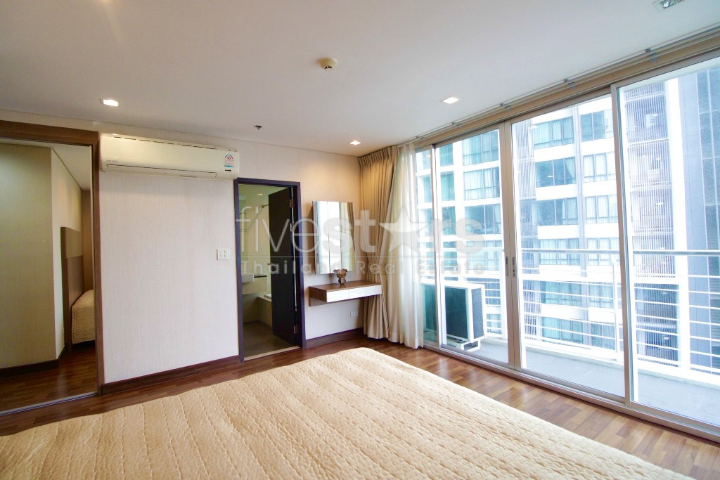 Condo spacieux de 2 chambres à louer près de la station Phra Khanong BTS, photo 8