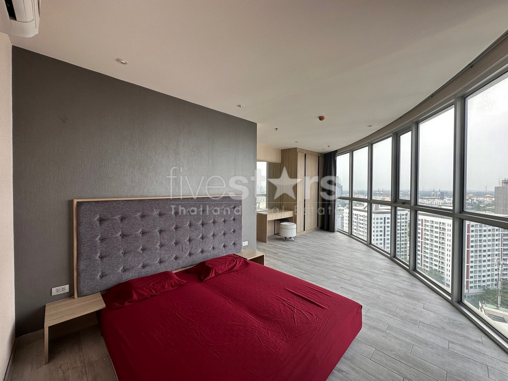 Appartement d'une chambre haut en étage à vendre proche BTS Pra Khanong