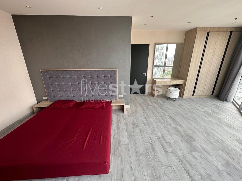 Appartement d'une chambre haut en étage à vendre proche BTS Pra Khanong, photo 8