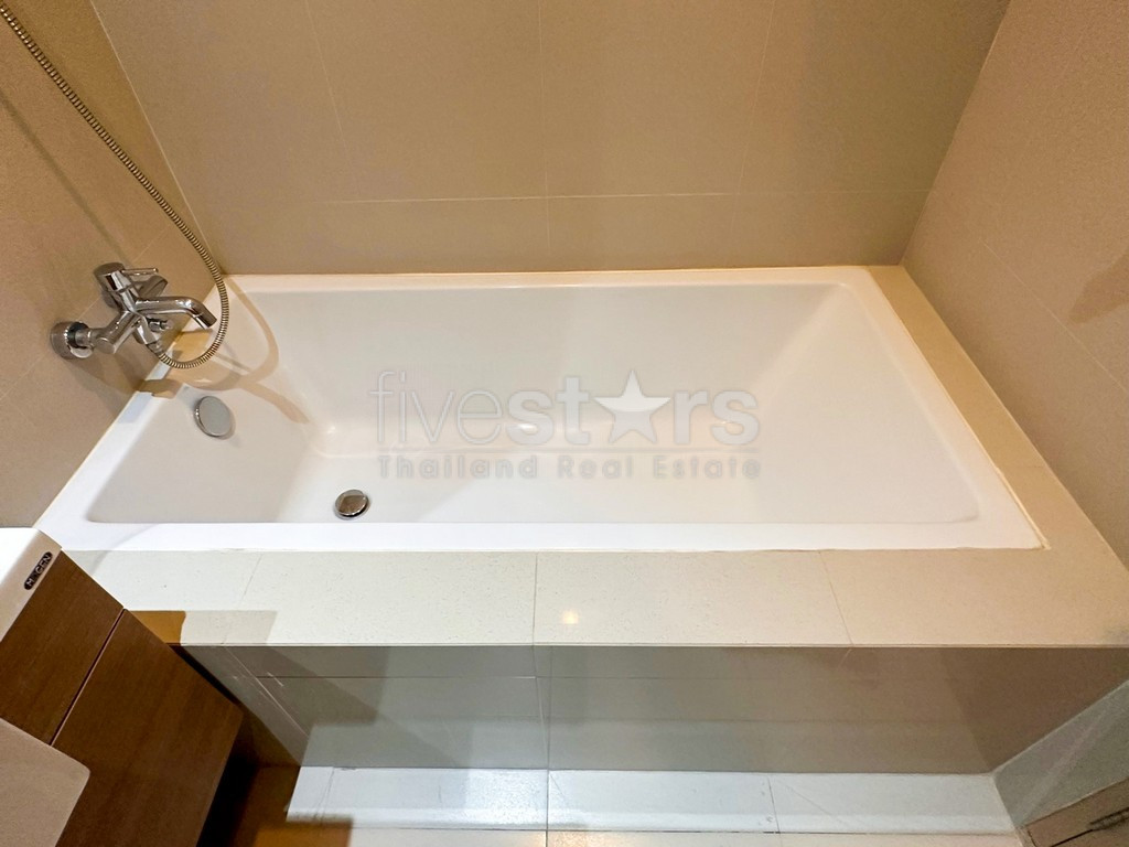 2-bedroom spacious condo for sale close to BTS Ekamai, photo 14