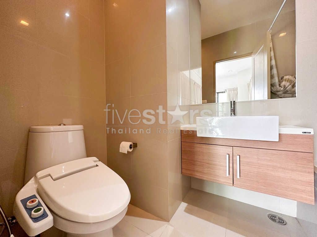 2-bedroom spacious condo for sale close to BTS Ekamai, photo 13
