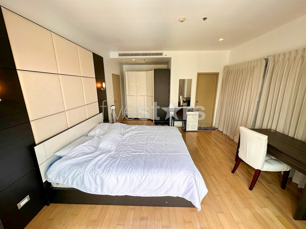 2-bedroom spacious condo for sale close to BTS Ekamai, photo 11