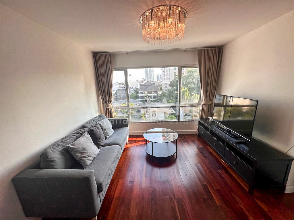 Appartement d'une chambre spacieux à vendre à 400m du BTS Pra Khanong