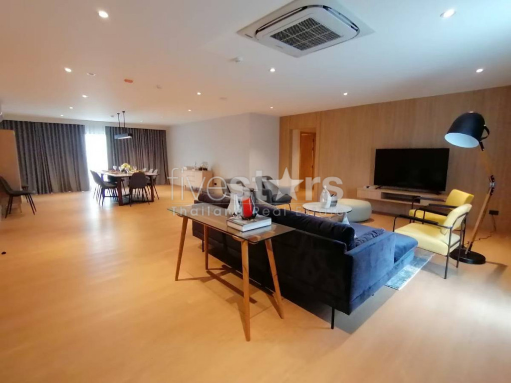 Grande unité de 3 chambres à louer à Ekkamai