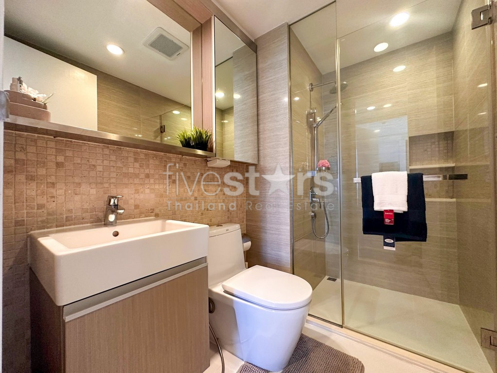 2-bedroom modern condo for sale in Ekamai area, photo 17