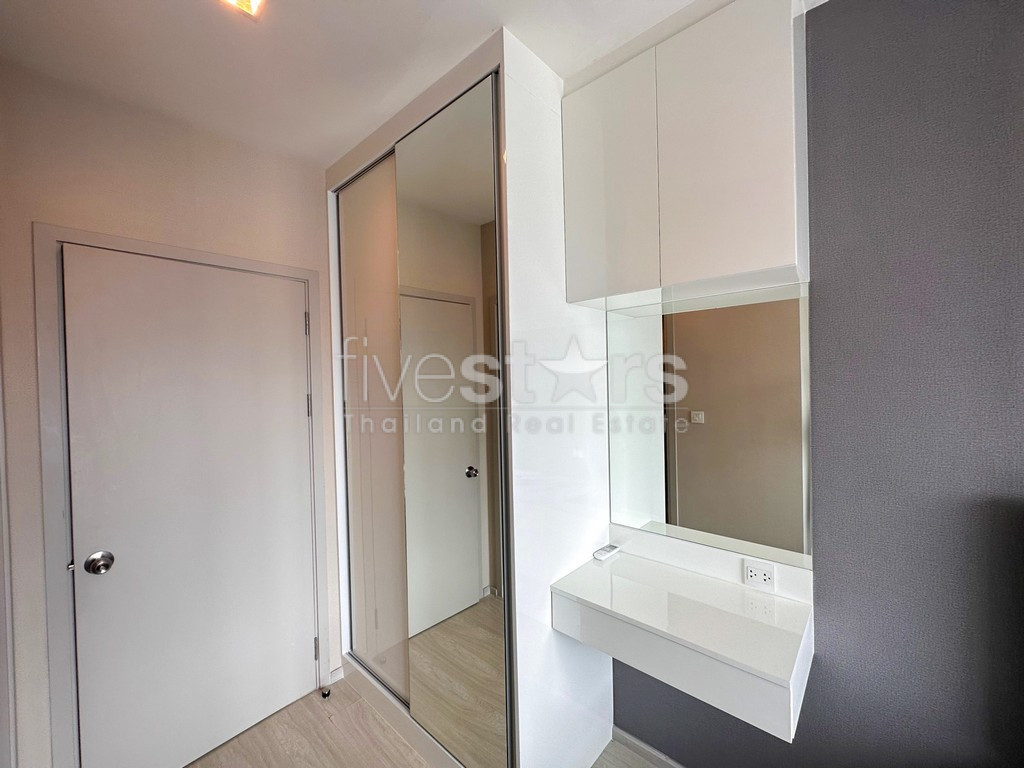 Appartement de 2 chambres haut en étage à vendre proche BTS Pra Khanong, photo 15
