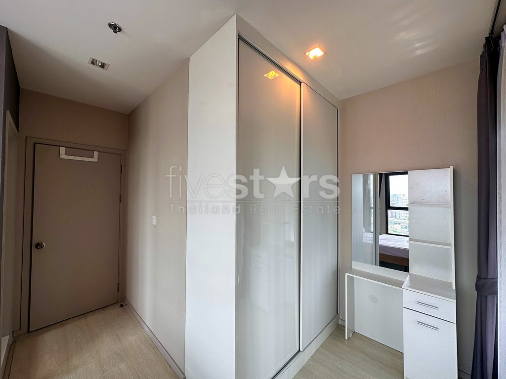 Appartement de 2 chambres haut en étage à vendre proche BTS Pra Khanong, photo 12
