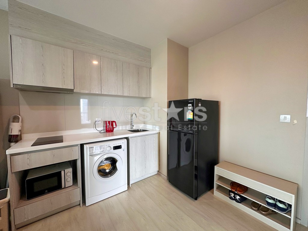 Appartement de 2 chambres haut en étage à vendre proche BTS Pra Khanong, photo 8