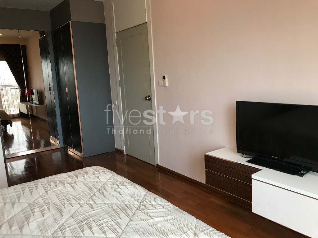 Condo 1 chambre à vendre près du BTS Ekamai, photo 5