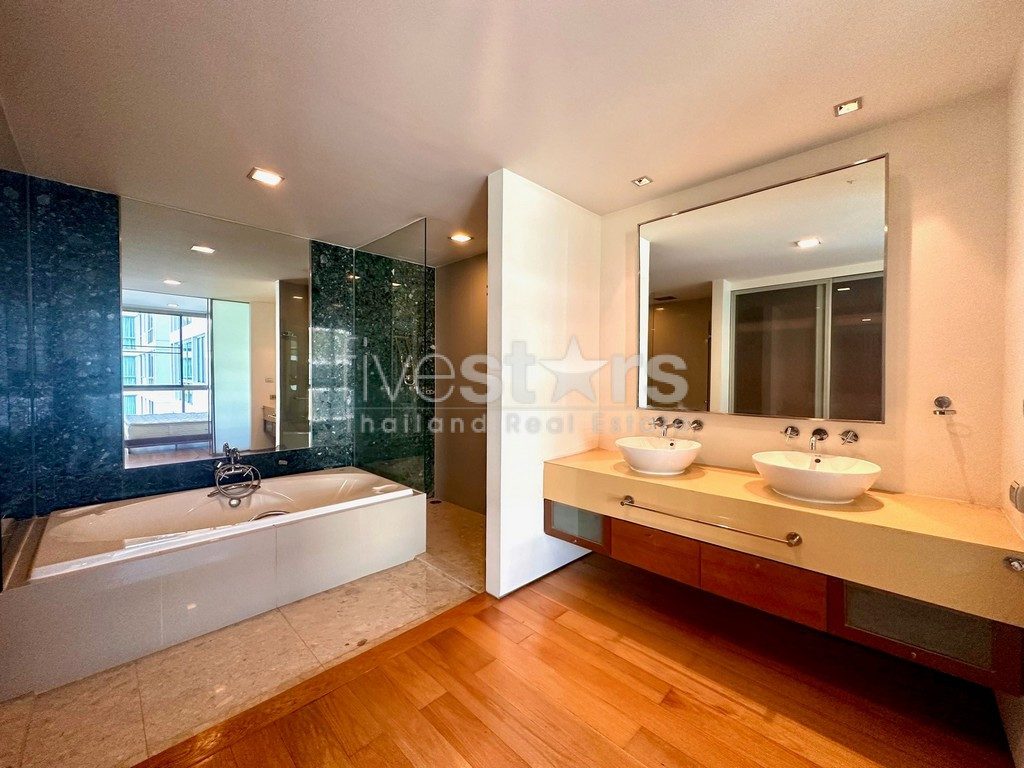 3-bedroom spacious condo for sale close to BTS Pra Khanong, photo 12