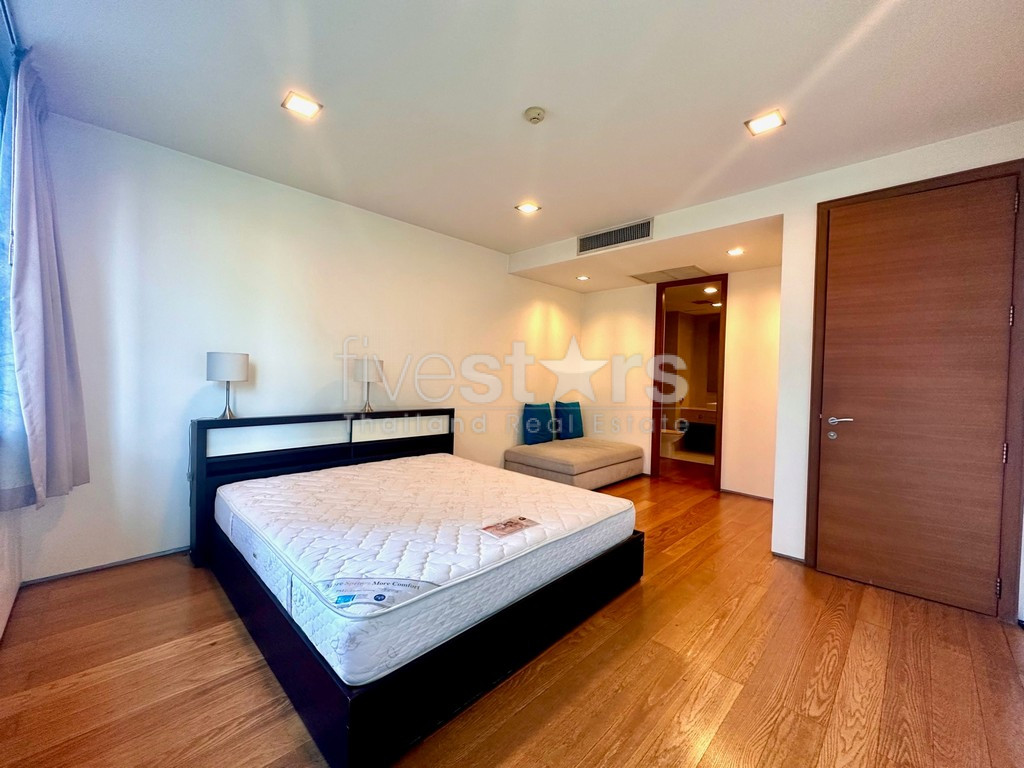 3-bedroom spacious condo for sale close to BTS Pra Khanong, photo 14