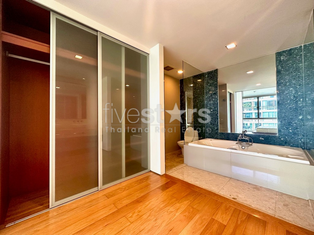 3-bedroom spacious condo for sale close to BTS Pra Khanong, photo 11