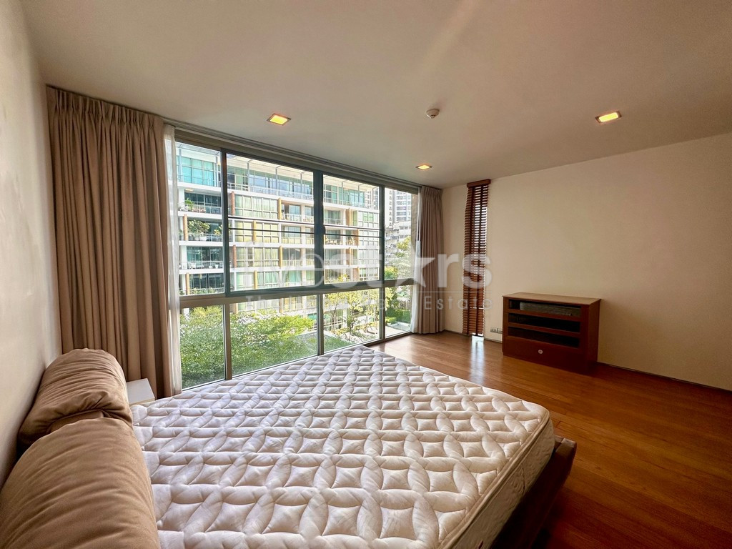 3-bedroom spacious condo for sale close to BTS Pra Khanong, photo 9