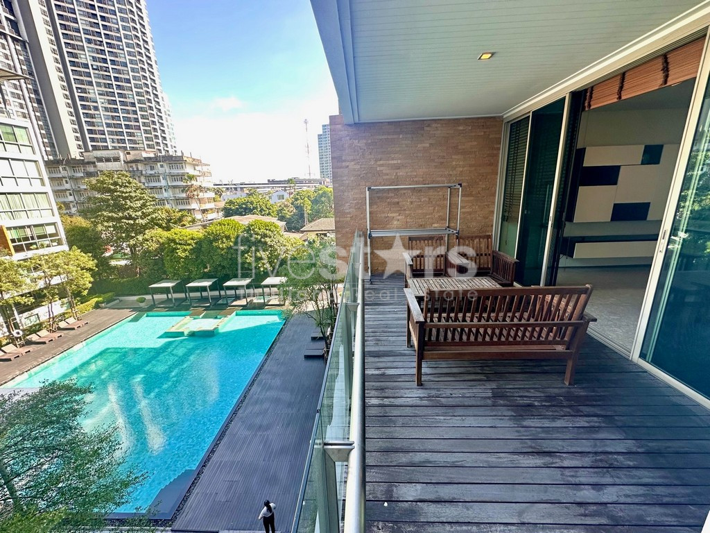 3-bedroom spacious condo for sale close to BTS Pra Khanong