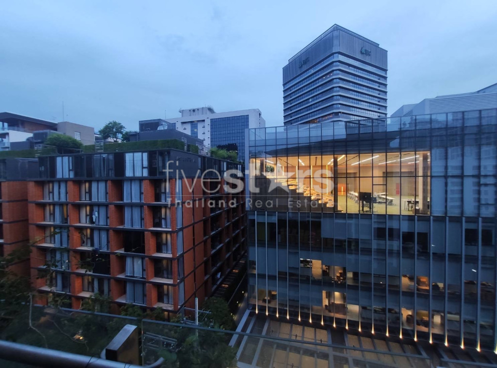 2 bedrooms condo for sale near BTS Ekkamai