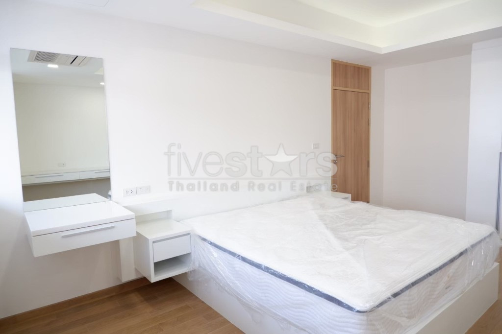 Appartement de 3 chambres en étage élevé à louer sur Ekkamai, photo 7