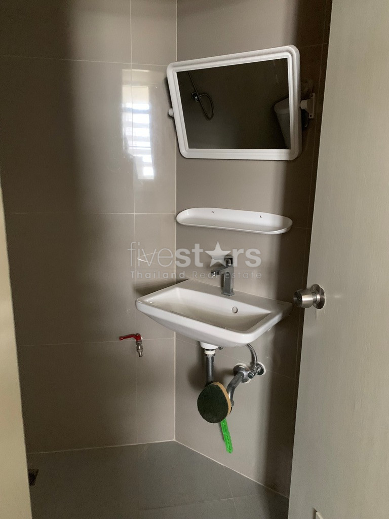Appartement de 3 chambres en étage élevé à louer sur Ekkamai, photo 12