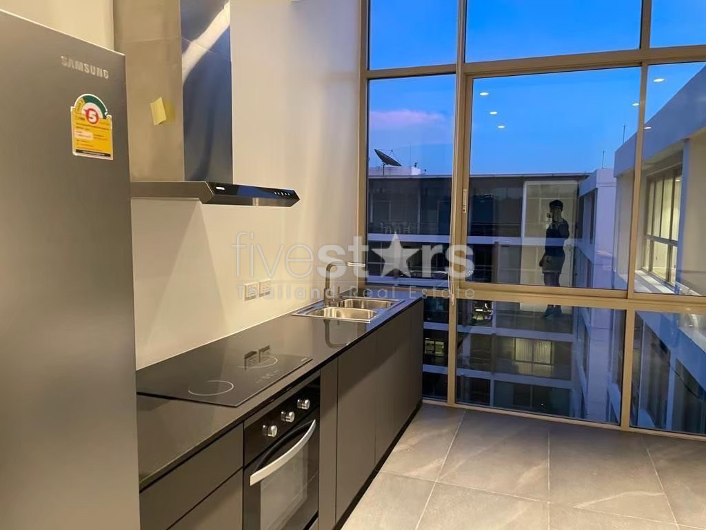 Appartement élégant de 5 chambres à louer dans le quartier Sukhumvit–Ekkamai, photo 11