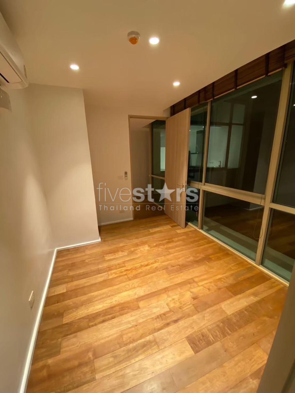 Appartement élégant de 5 chambres à louer dans le quartier Sukhumvit–Ekkamai, photo 16