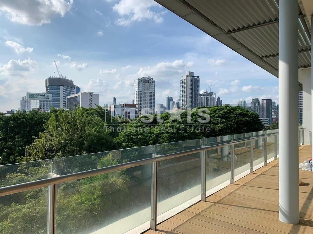 Appartement élégant de 5 chambres à louer dans le quartier Sukhumvit–Ekkamai, photo 2