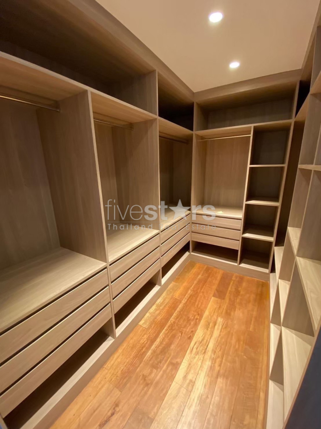 Appartement élégant de 5 chambres à louer dans le quartier Sukhumvit–Ekkamai, photo 17