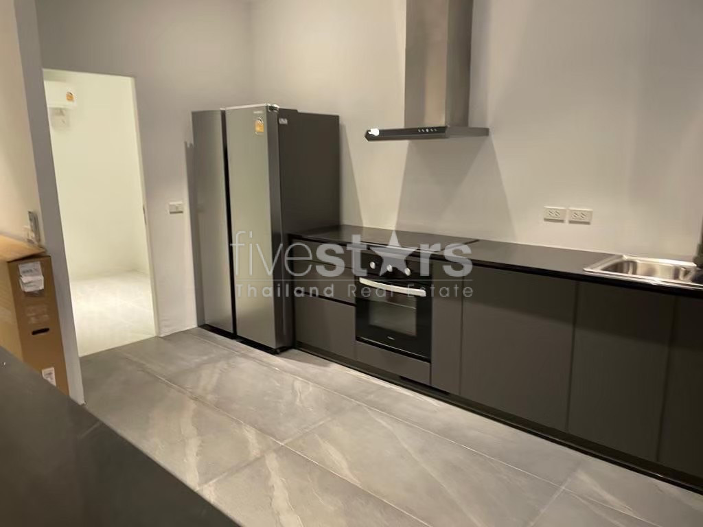 Appartement élégant de 5 chambres à louer dans le quartier Sukhumvit–Ekkamai, photo 10