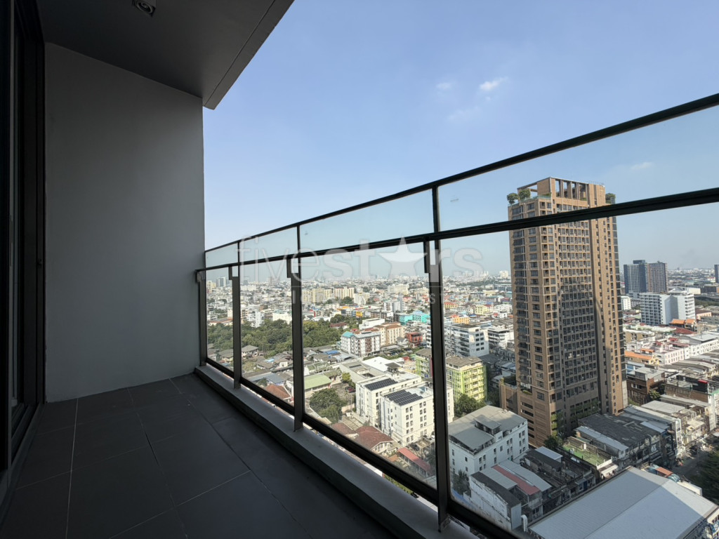 Appartement de luxe lumineux et aéré de 2 chambres à vendre | À deux pas du BTS Phra Khanong, photo 3
