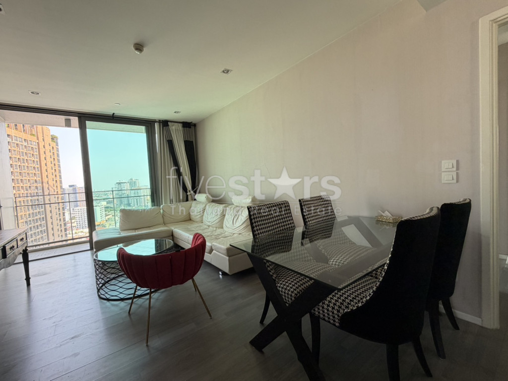 Appartement de luxe lumineux et aéré de 2 chambres à vendre | À deux pas du BTS Phra Khanong, photo 4