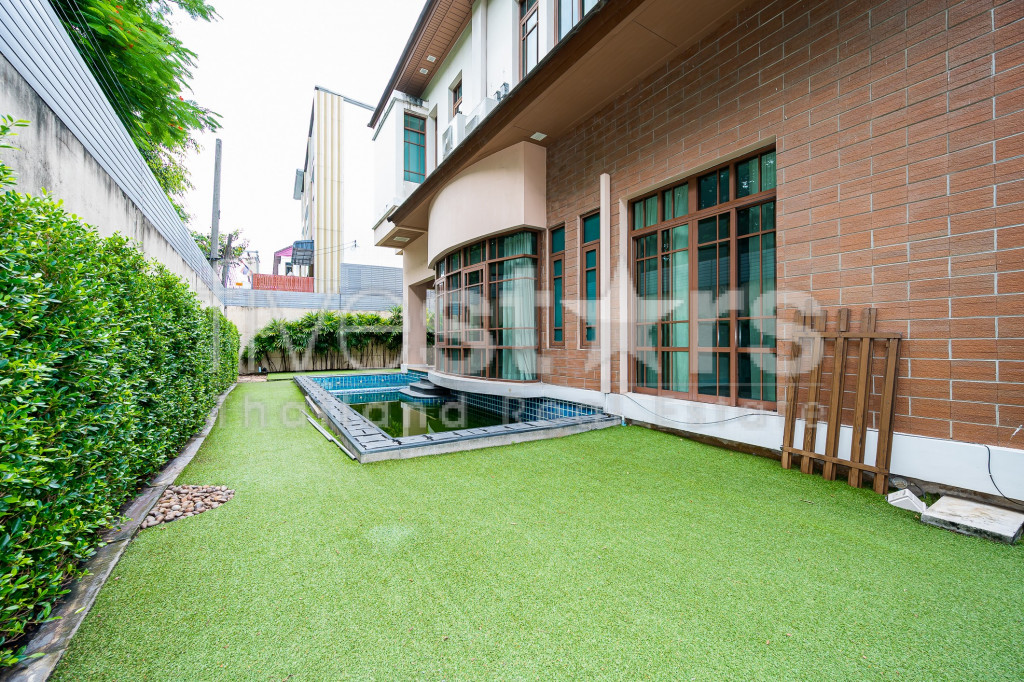Luxury house private pool in compound on Phrakanong area, photo 3