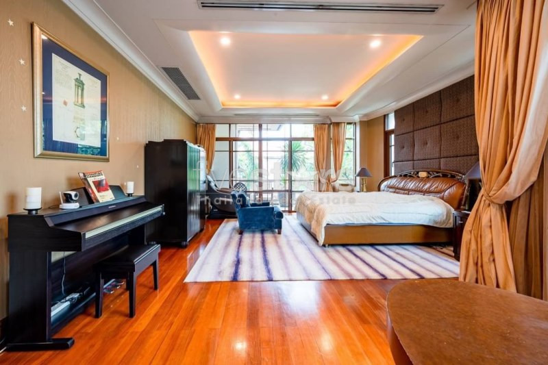 Superluxury house private pool for sale close to Phra Khanong BTS Station, photo 7