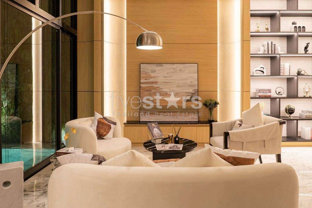 4-bedroom luxury modern house with private pool for sale on Ekkamai, photo 2