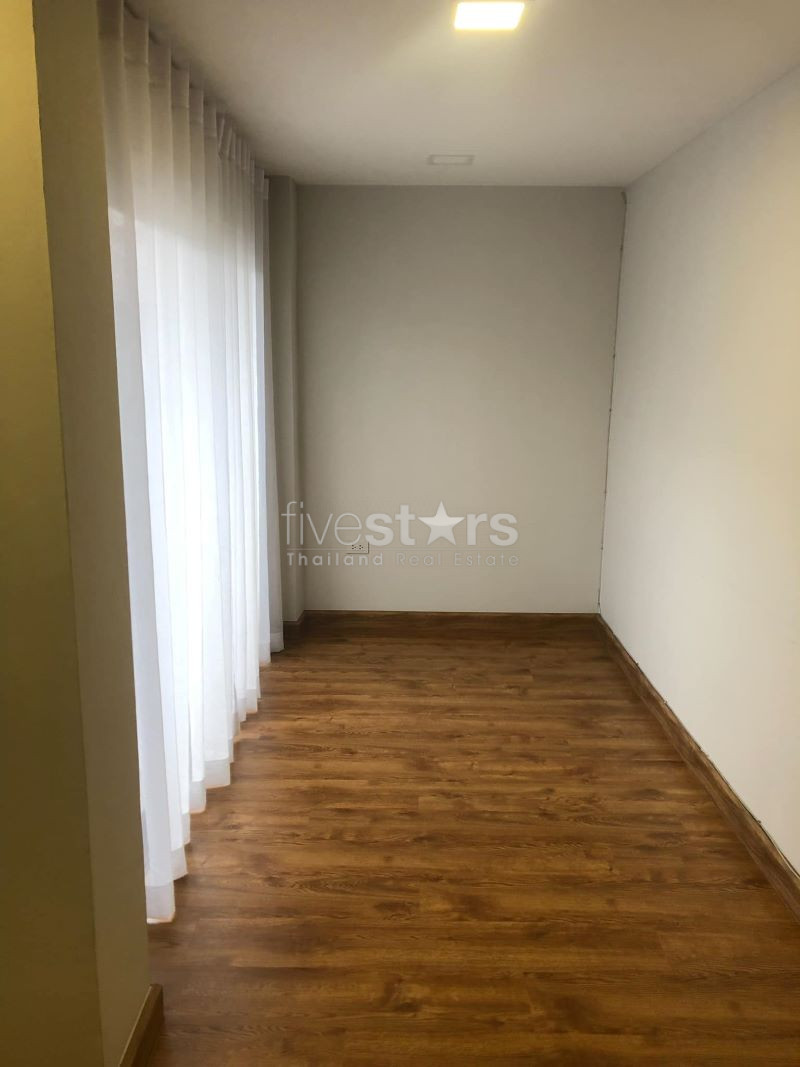 Maison individuelle 3-Chambres à louer sur Prakhanong, photo 5
