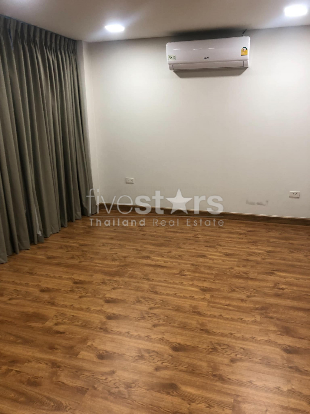 Maison individuelle 3-Chambres à louer sur Prakhanong, photo 6