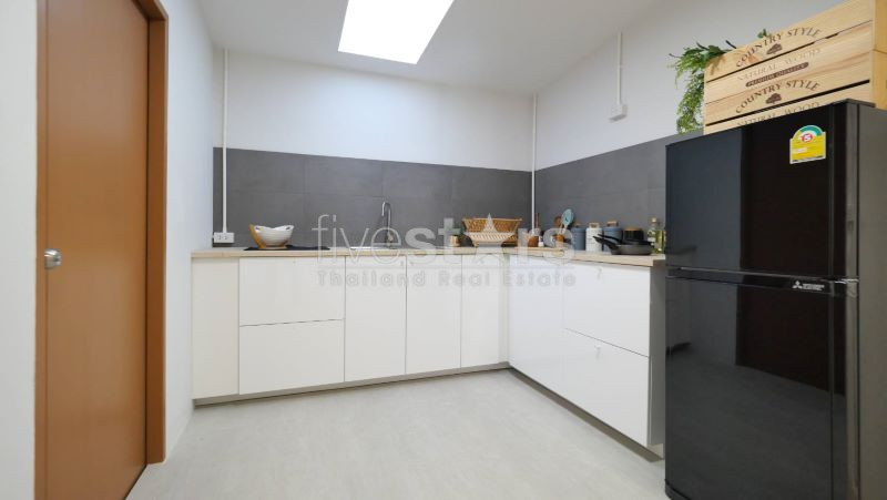 Maison de style Muji 3 chambres à louer à Prakhanong, photo 10