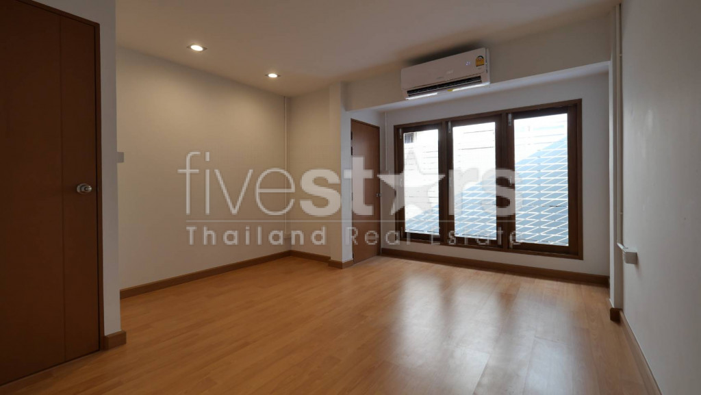 Maison de style Muji 3 chambres à louer à Prakhanong, photo 8