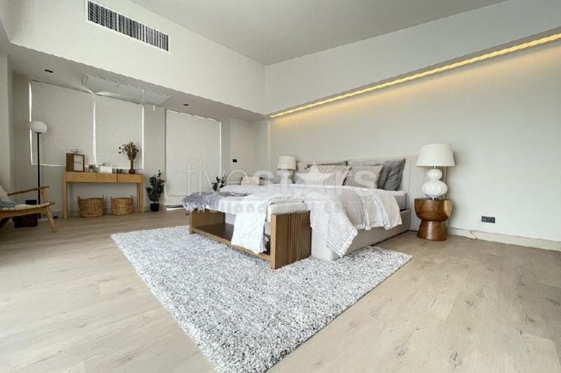 Maison de ville moderne 4 - Chambre à coucher à vendre sur Prakanong, photo 5